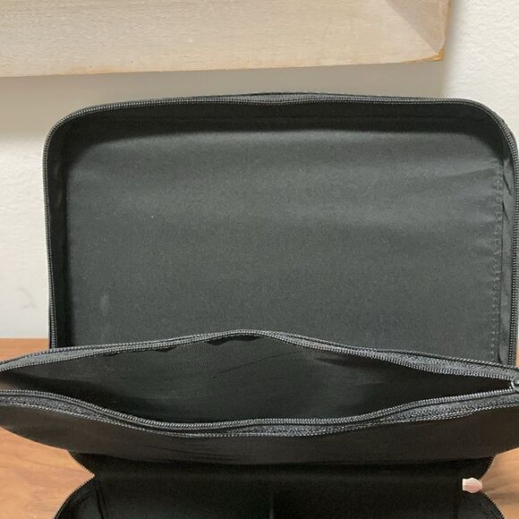 Dior Beauty Cosmetic/Jewlery Travel Case in Black Houndstooth with Silver logo. - Picture 8 of 10